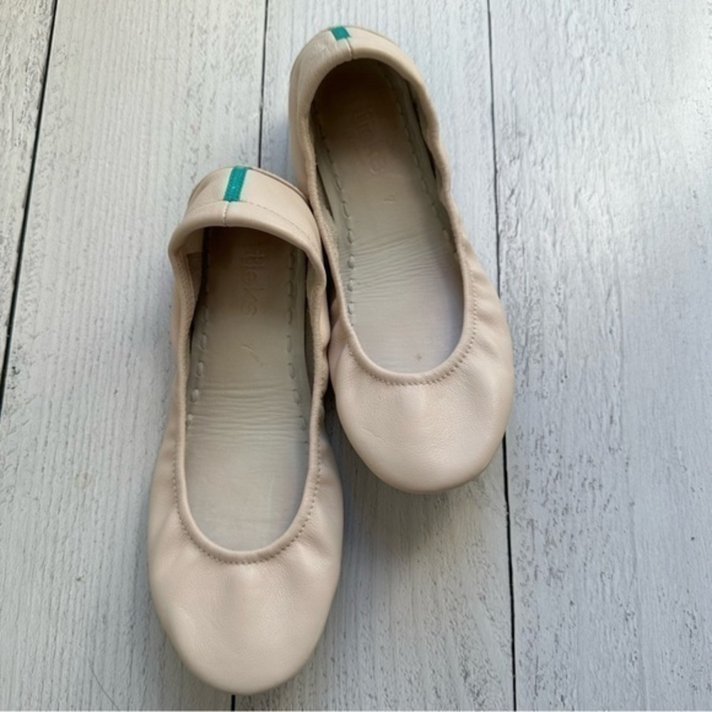 Tieks leather slip on ballet flat shoes